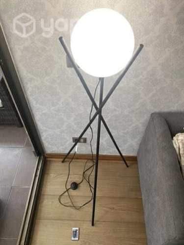 Lámpara de Pie Negra