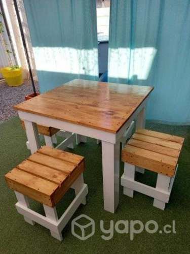 Mesa comedor + 4 sillas de madera