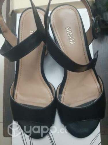 Lindas chalas o sandalias