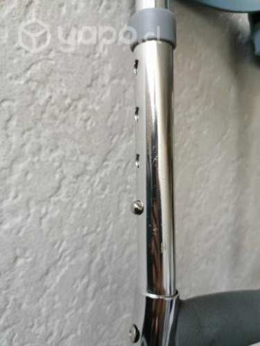 Muletas regulables y bota