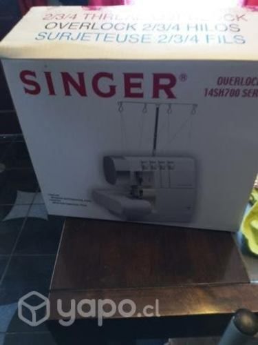 Maquina overlock singuer