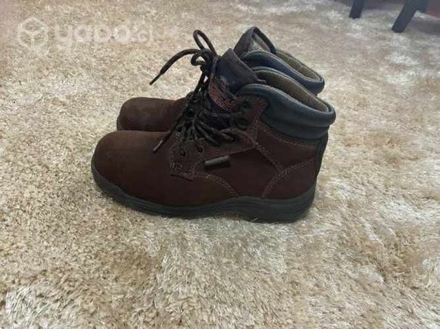 Zapatos Brahma. Waterproof. Número 39