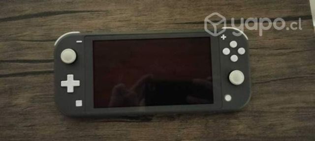 Nintendo switch lite con pokemon espada