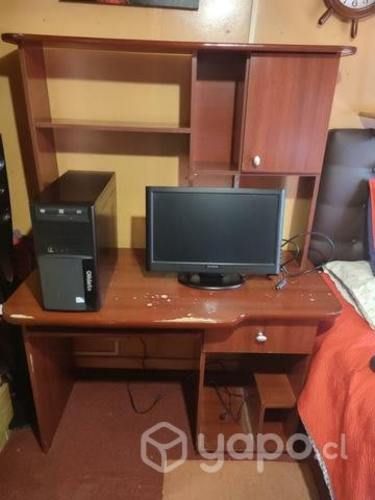 Computador más escritorio