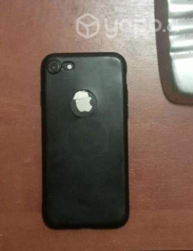 IPHONE 8 con su funda y cargador