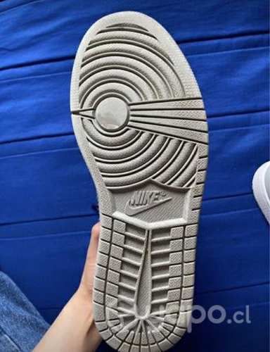 Jordan 1 mid Smoke grey"