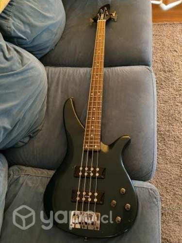 Bajo Yamaha activo RBX374