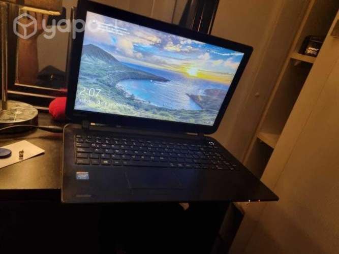 Notebook Toshiba pantalla amplia