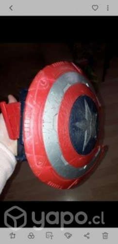 2 pistolas y escudo capitan america.