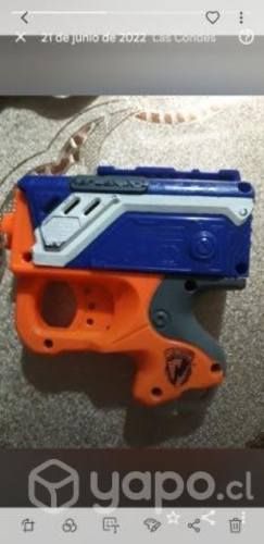 2 pistolas y escudo capitan america.