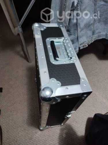 Case tornamesa con ruedas