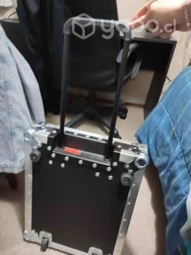 Case tornamesa con ruedas