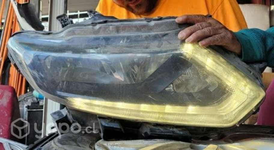 Optico derecho Xtrail 2017 2022 detalle mínimo