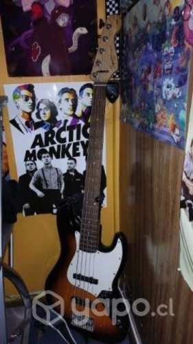 Bajo J Bass 5 cuerdas Squier