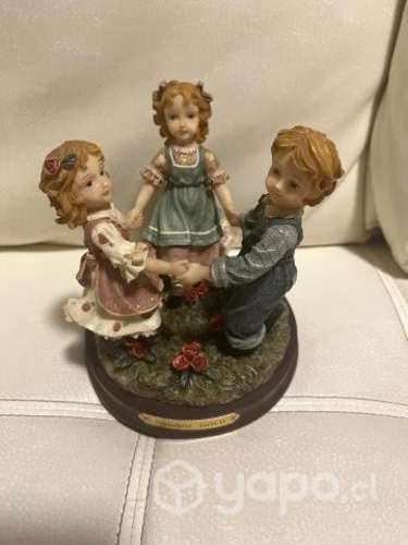Figura Decorativa Niños jugando Santini Gold