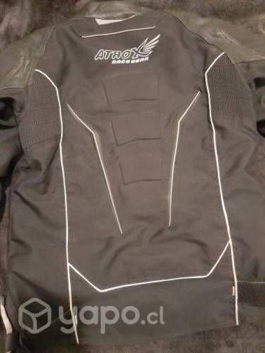 Chaqueta talla m atrox y botas burton talla 43