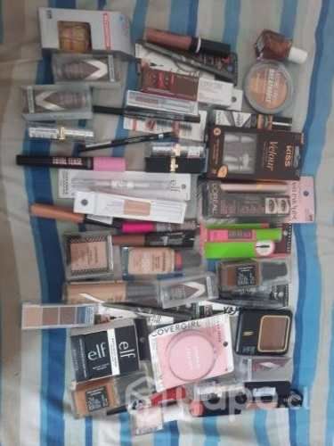 Lote de 45 piezas maquillaje