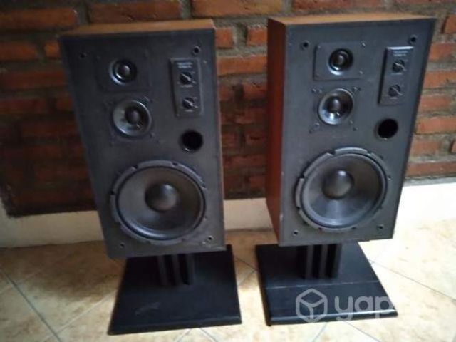 Parlantes Realistic Optimus 45