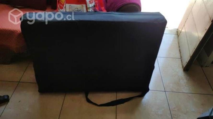 Camilla plegable color crema