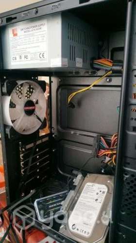 Torre+ fan + fuente y disco duro monitor y teclado
