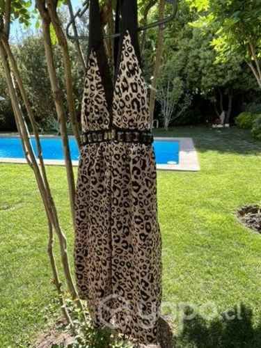 Vestido animal print corto con detalle de piedra