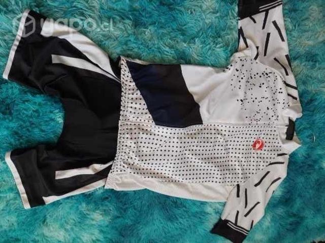 Tricotas originales y licras tallas L y XL