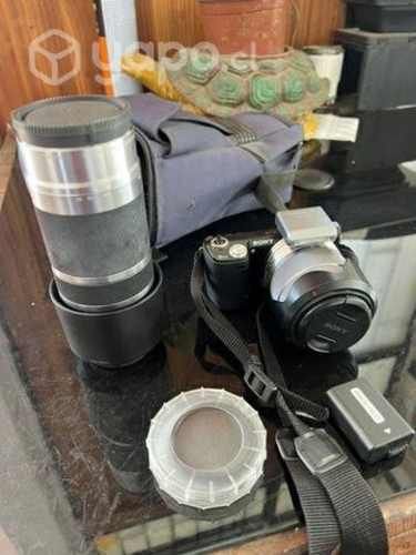 Sony a en excelentes condiciones tiene dos lentes