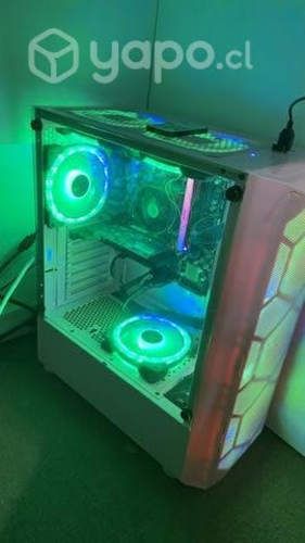 Pc gamer, rosa, semi nuevo, alto rendimiento