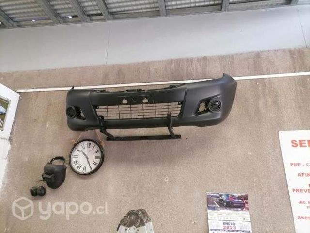 Parachoque toyota hilux 2012 - 2015