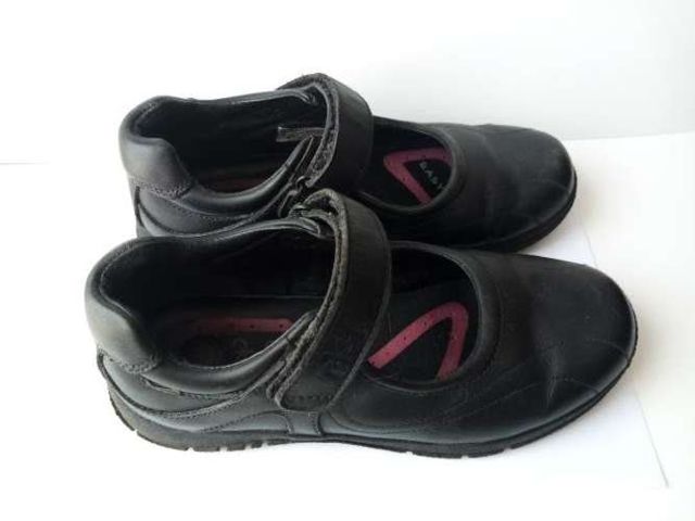 Zapatos negros 36 colloky usados
