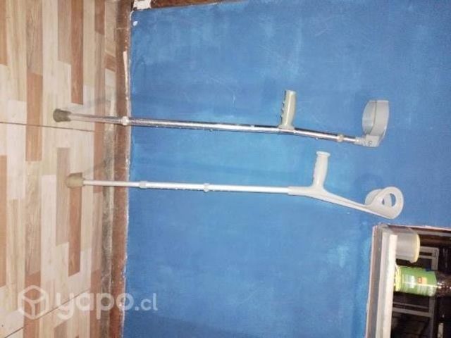 Silla de ruedas nueva y muletas