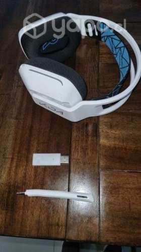 Audifonos gamer logitech g733