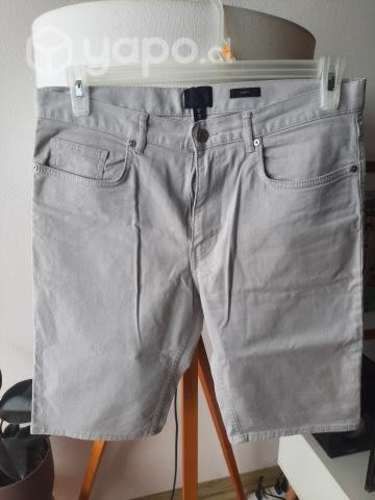 Pantalon corto