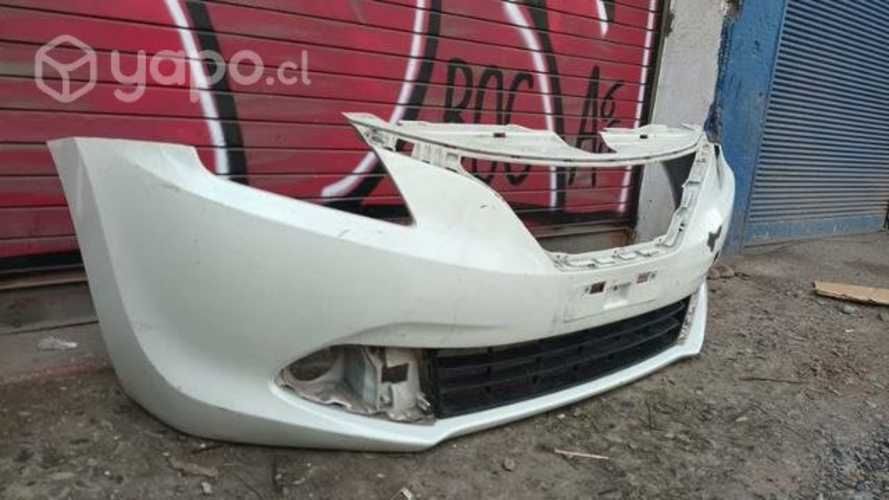 Parachoque con rejilla Suzuki Baleno 2016-2020