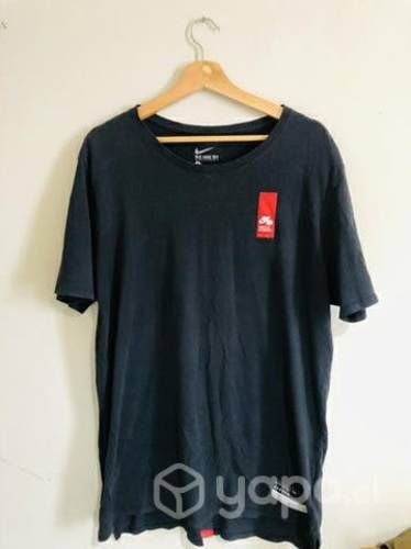 Polera nike, talla L