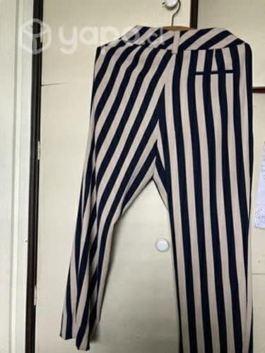 Dama sin detalles buen estado