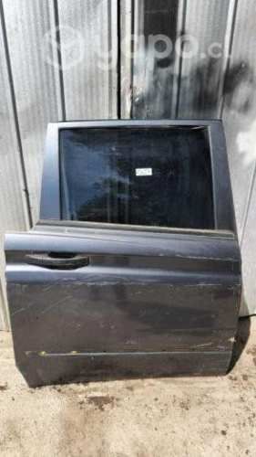 Puerta trasera derecha ssanyong actyon sport 2014