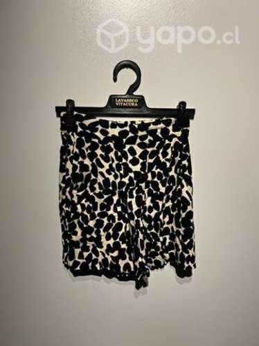 Short, jeans y chaqueta