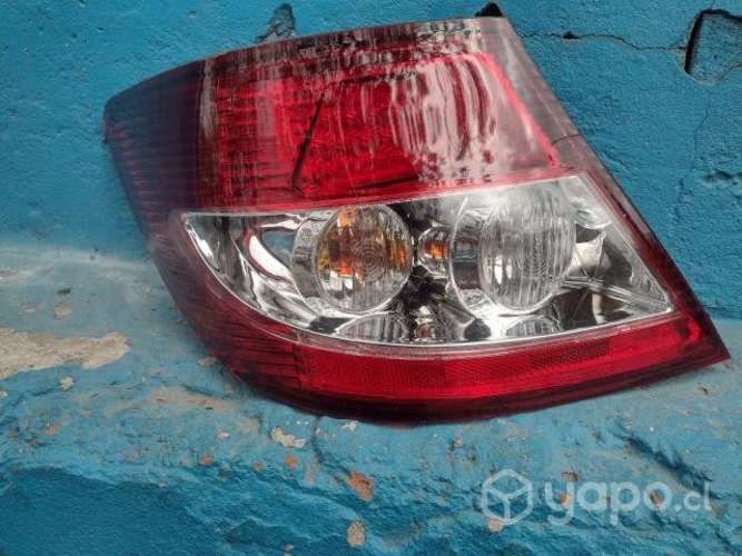 Foco trasero izq byd F