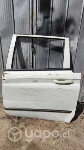 Puerta trasera izquierda ssanyong actyon sport 14