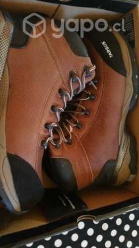 Zapatos de seguridad dieléctrico nuevo