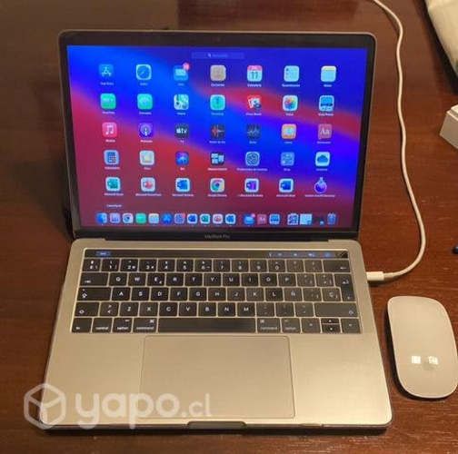 MacBook Pro touchbar 13 pulgadas con accesorios