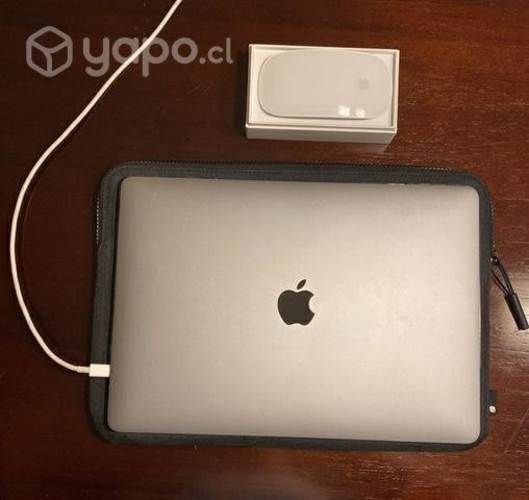 MacBook Pro touchbar 13 pulgadas con accesorios