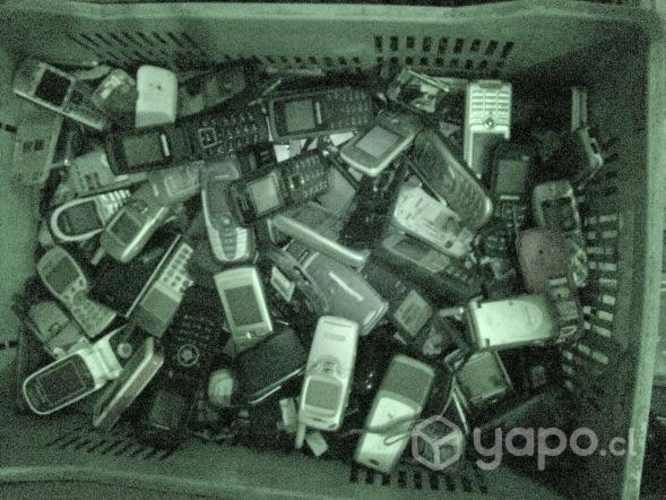 Celulares antiguos para adorno