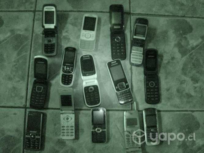 Celulares antiguos para adorno
