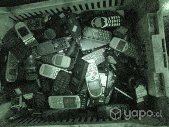 Celulares antiguos para adorno
