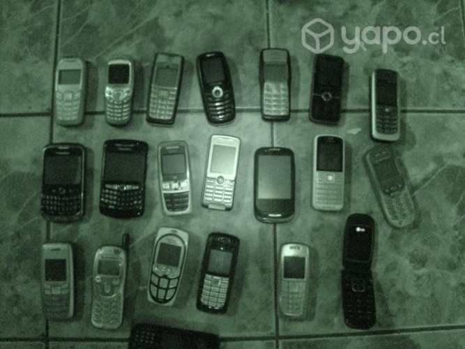Celulares antiguos para adorno