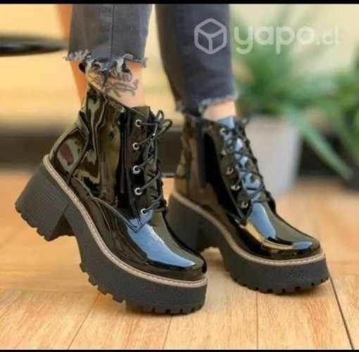 Bellísimo botín charol