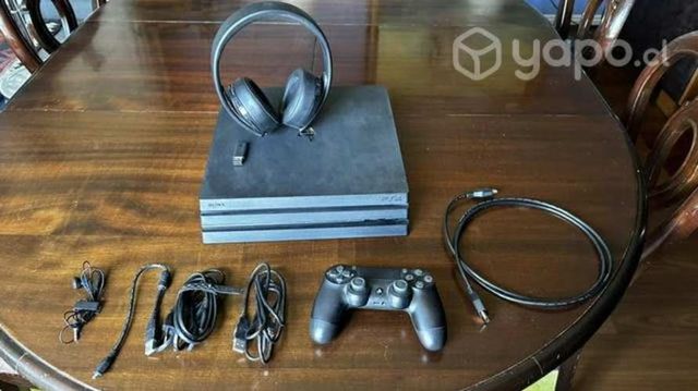 Playstation 4 PRO 1 TB COMO NUEVA (Con Caja)