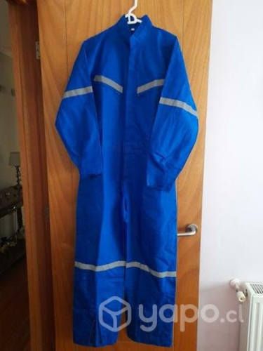 Overol de trabajo con cinta reflectante